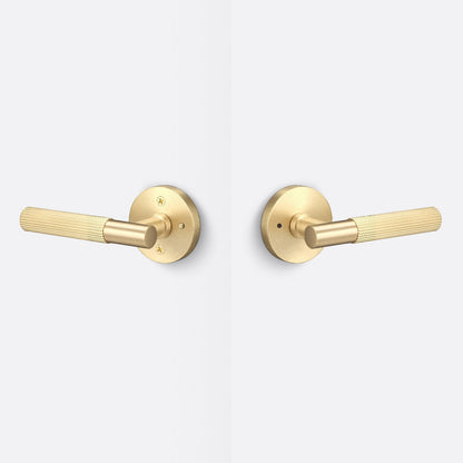 Sure-Loc AP102-RD-GRIP-SKN Straight Knurled Grip Privacy Door Lever with Aspra Round Rosette