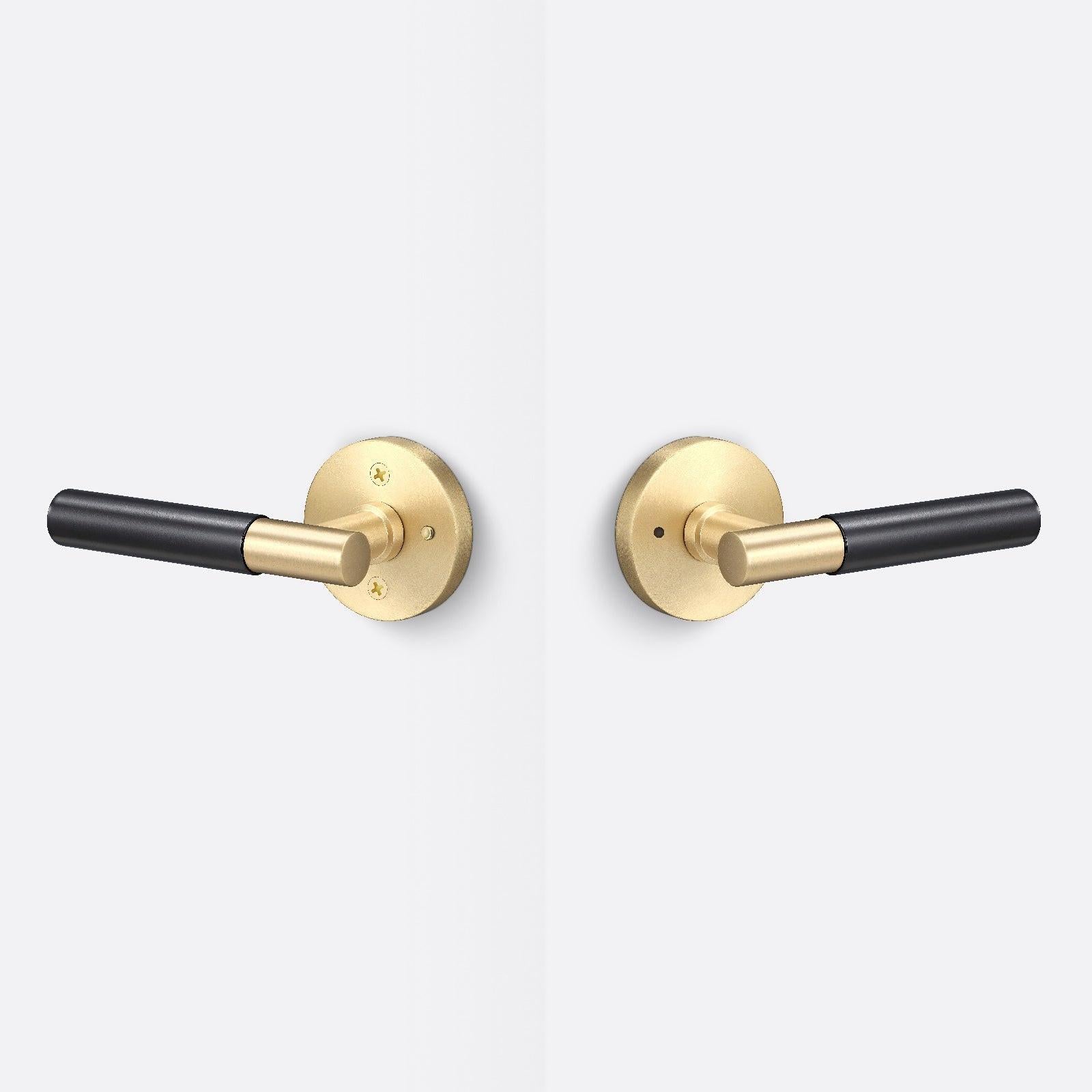 Sure-Loc AP102-RD-GRIP-SM Smooth Grip Privacy Door Lever with Aspra Round Rosette